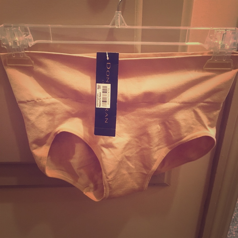 Donna Karan shapewear nwt panties sz small L👀K!